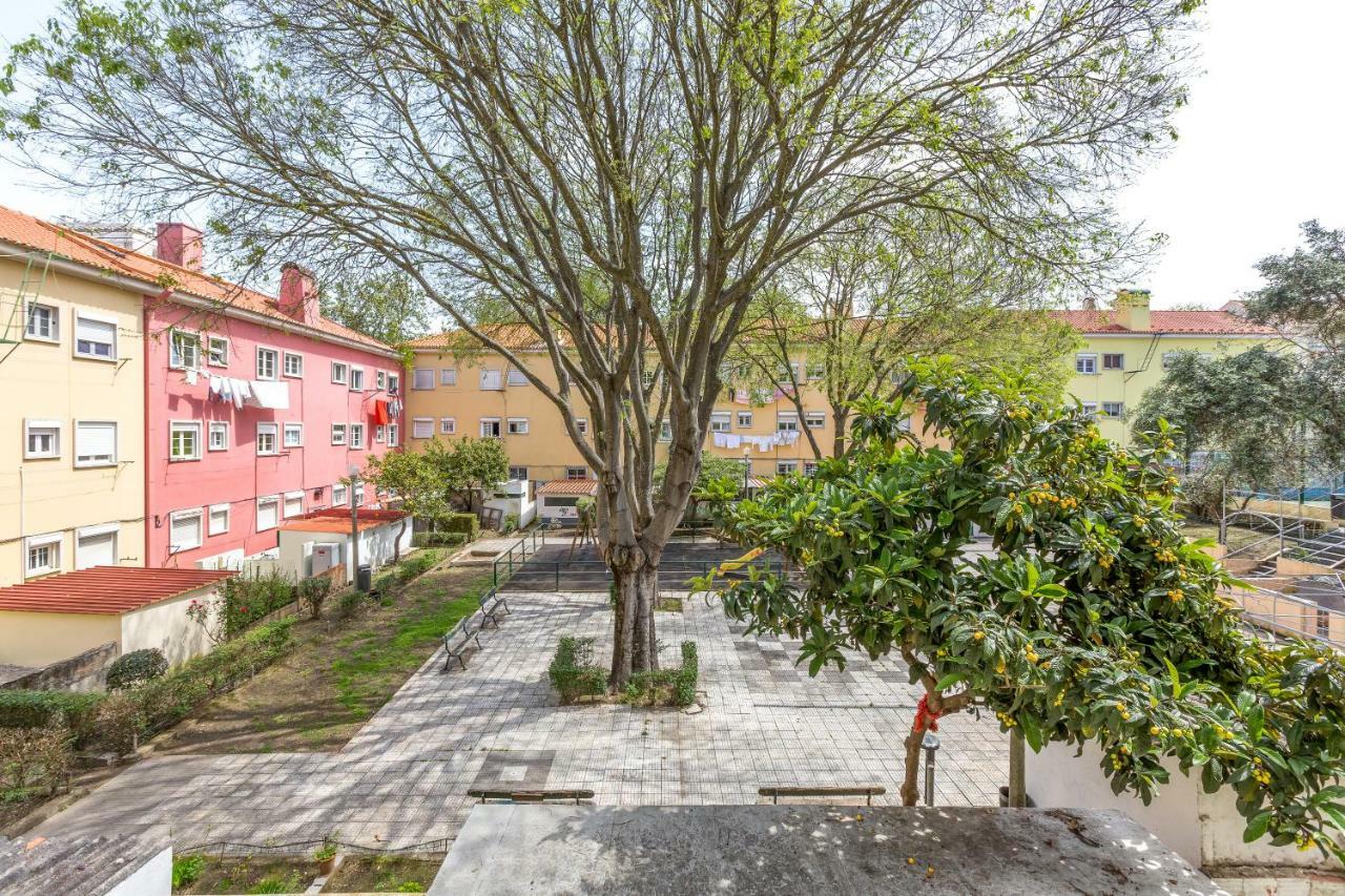 Sunny, Bright And Quiet Apartment, By Timecooler リスボン エクステリア 写真