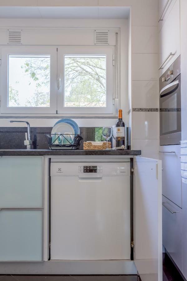 Sunny, Bright And Quiet Apartment, By Timecooler リスボン エクステリア 写真